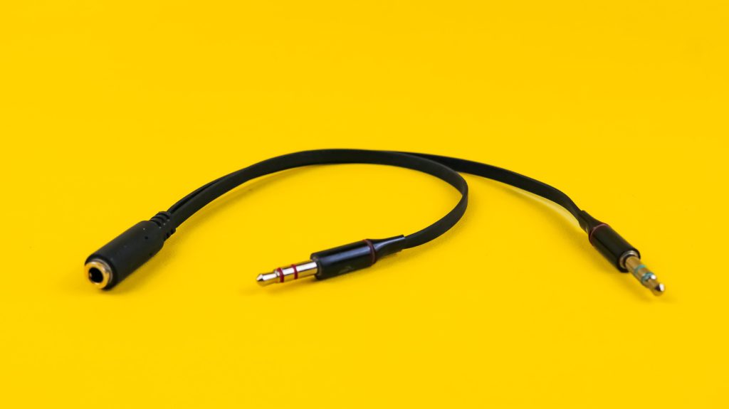 Does Sharing Audio With a Headphone Splitter Degrade Sound Quality?
