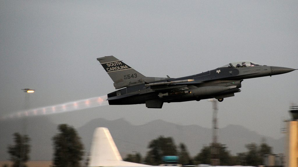 The Science Behind Fighter Jet Afterburners and Glowing Shock Diamonds